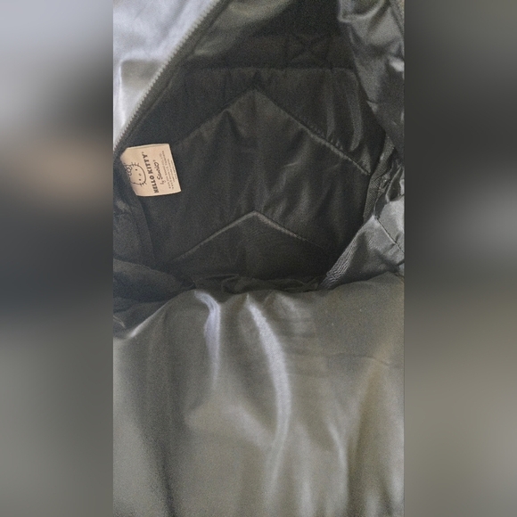 Hello Kitty Quilted Black Backpack With White Hearts EUC - Picture 5 of 6